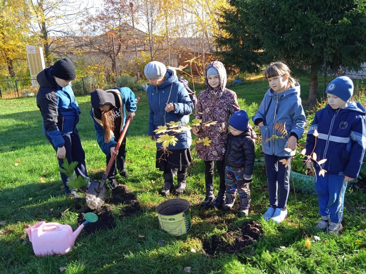 Саду цвесть: юные жители чистопольского села посадили деревья