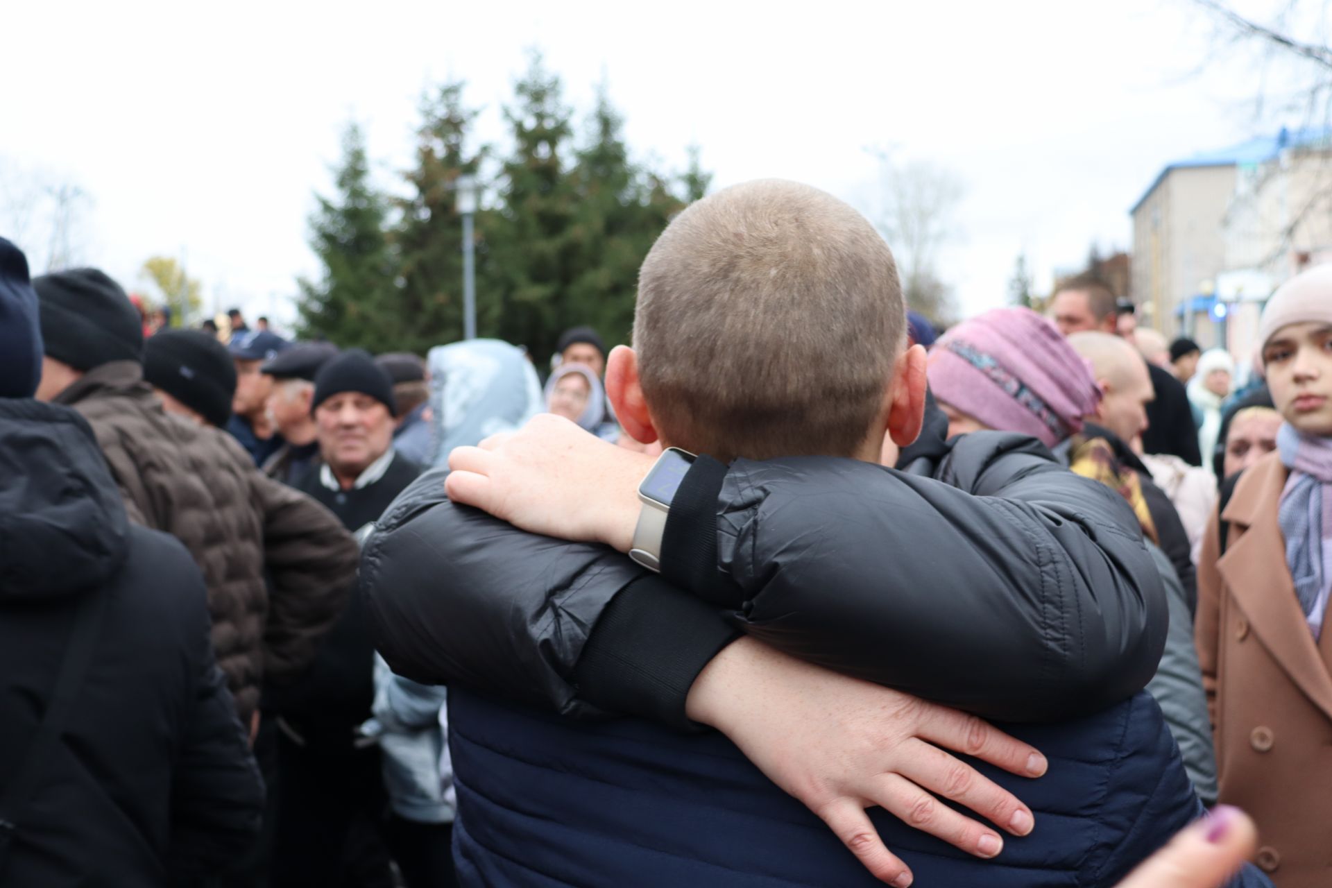 «Мама, я вернусь!»: в Чистополе состоялась очередная отправка мобилизованных граждан