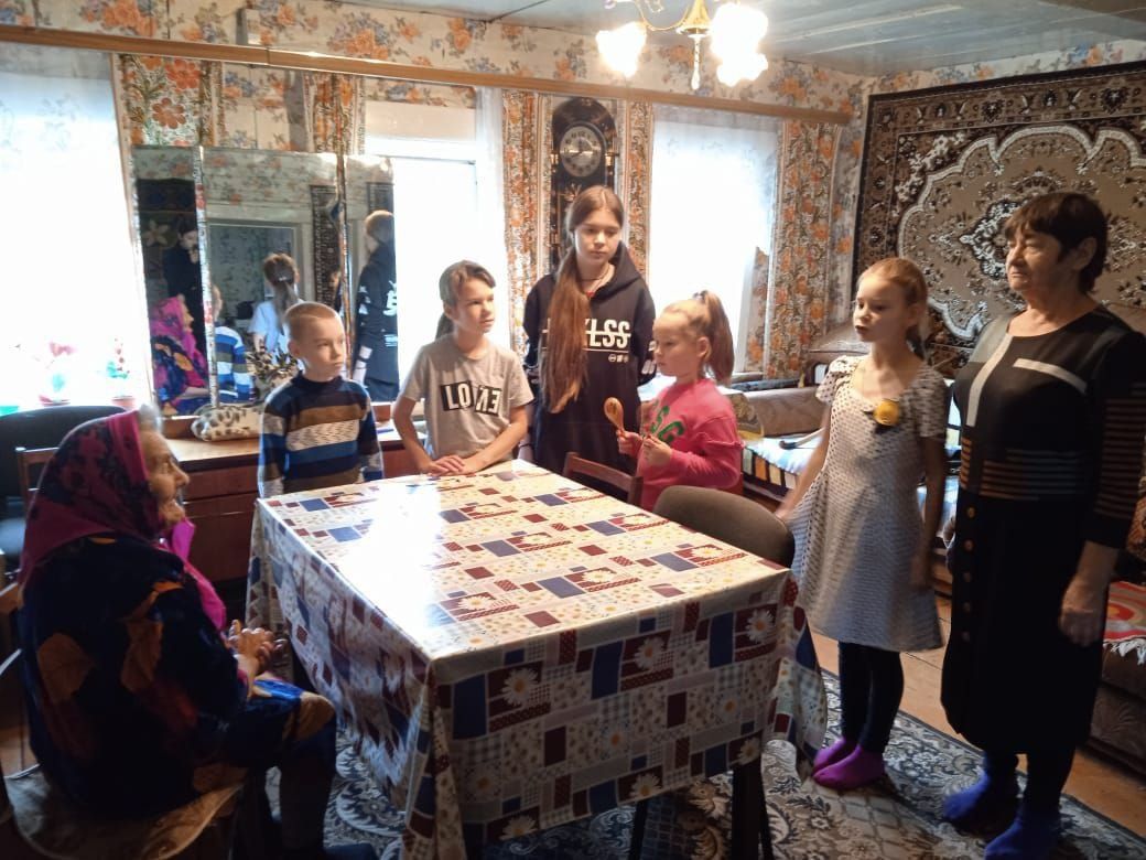 Дети чистопольского села устроили концерт для одного зрителя