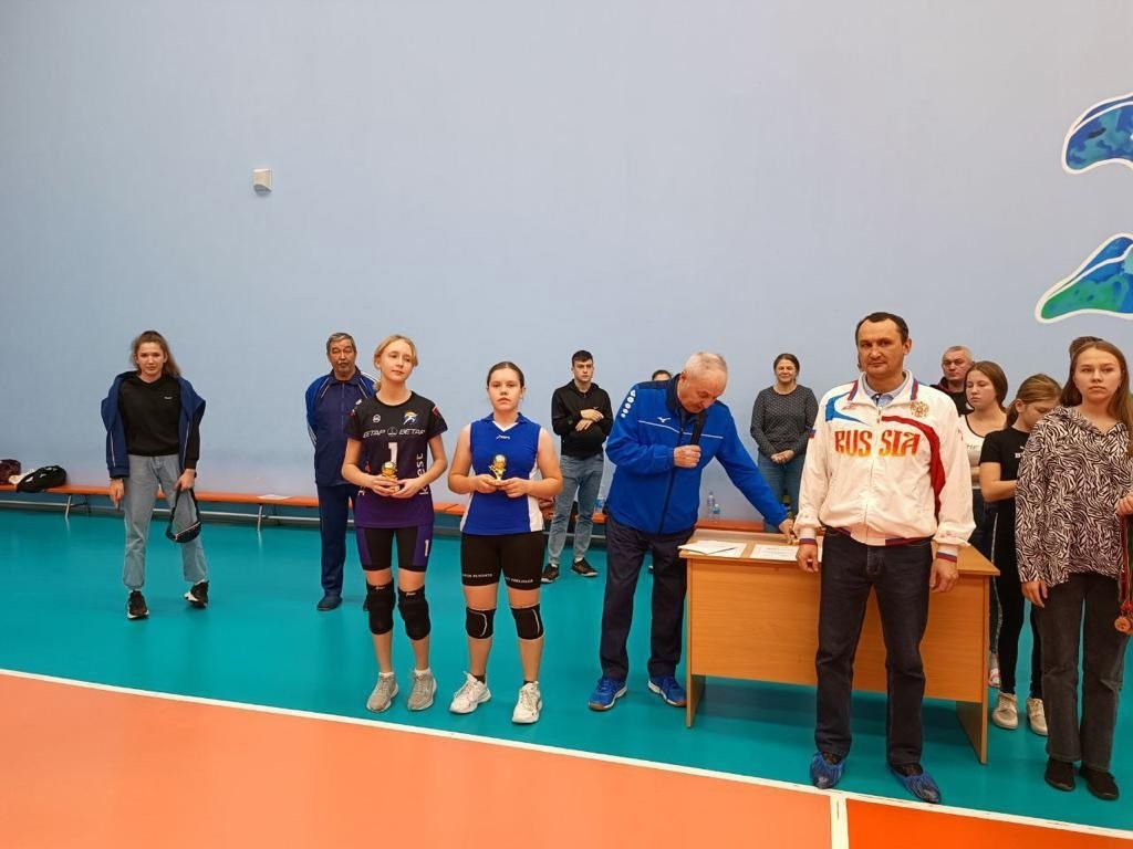 Команда Чистопольского района заняла 2 место в Первенстве РТ по волейболу