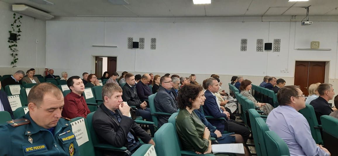 Жилищные программы, состояние дел в АПК, оперативная обстановка обсуждались в чистопольском муниципалитете