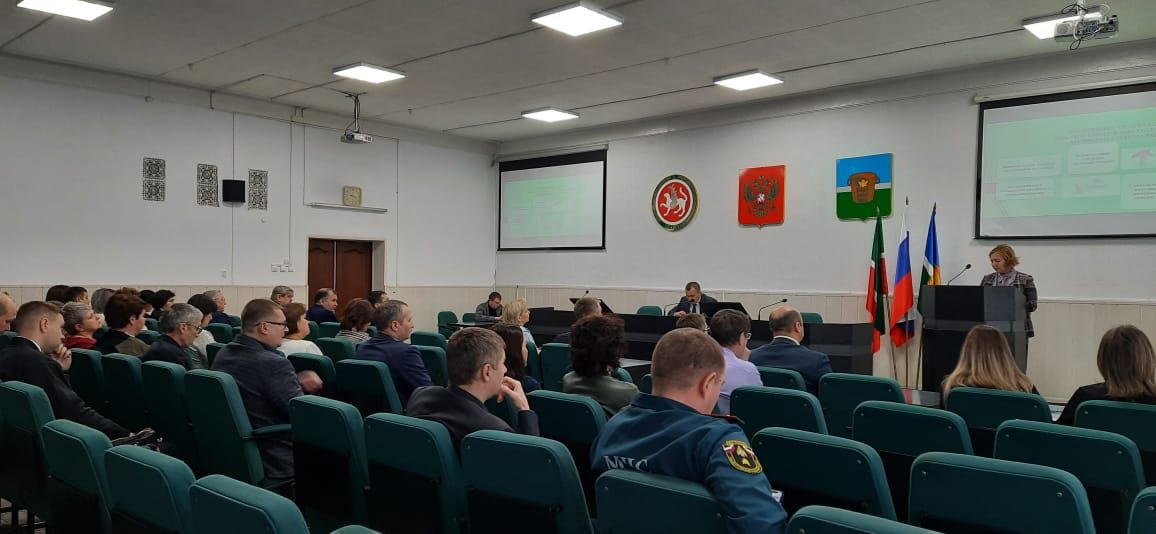 Жилищные программы, состояние дел в АПК, оперативная обстановка обсуждались в чистопольском муниципалитете