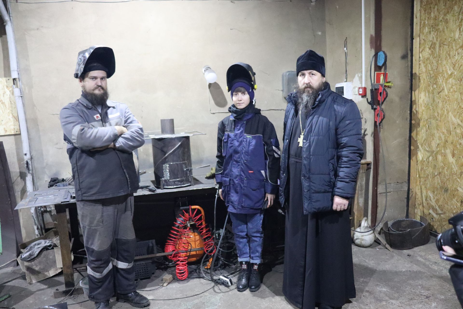 В Чистопольской епархии начали изготавливать печки-буржуйки для отправки в зону СВО