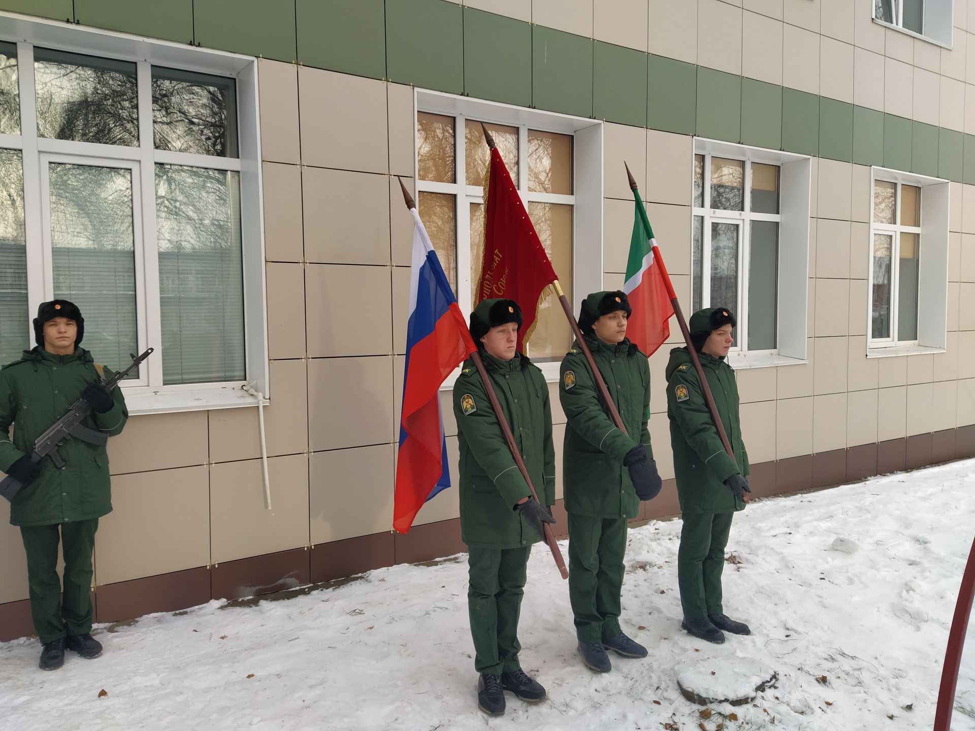 В Чистополе открыли мемориальную доску в память об участнике спецоперации Сергее Тимофеенко