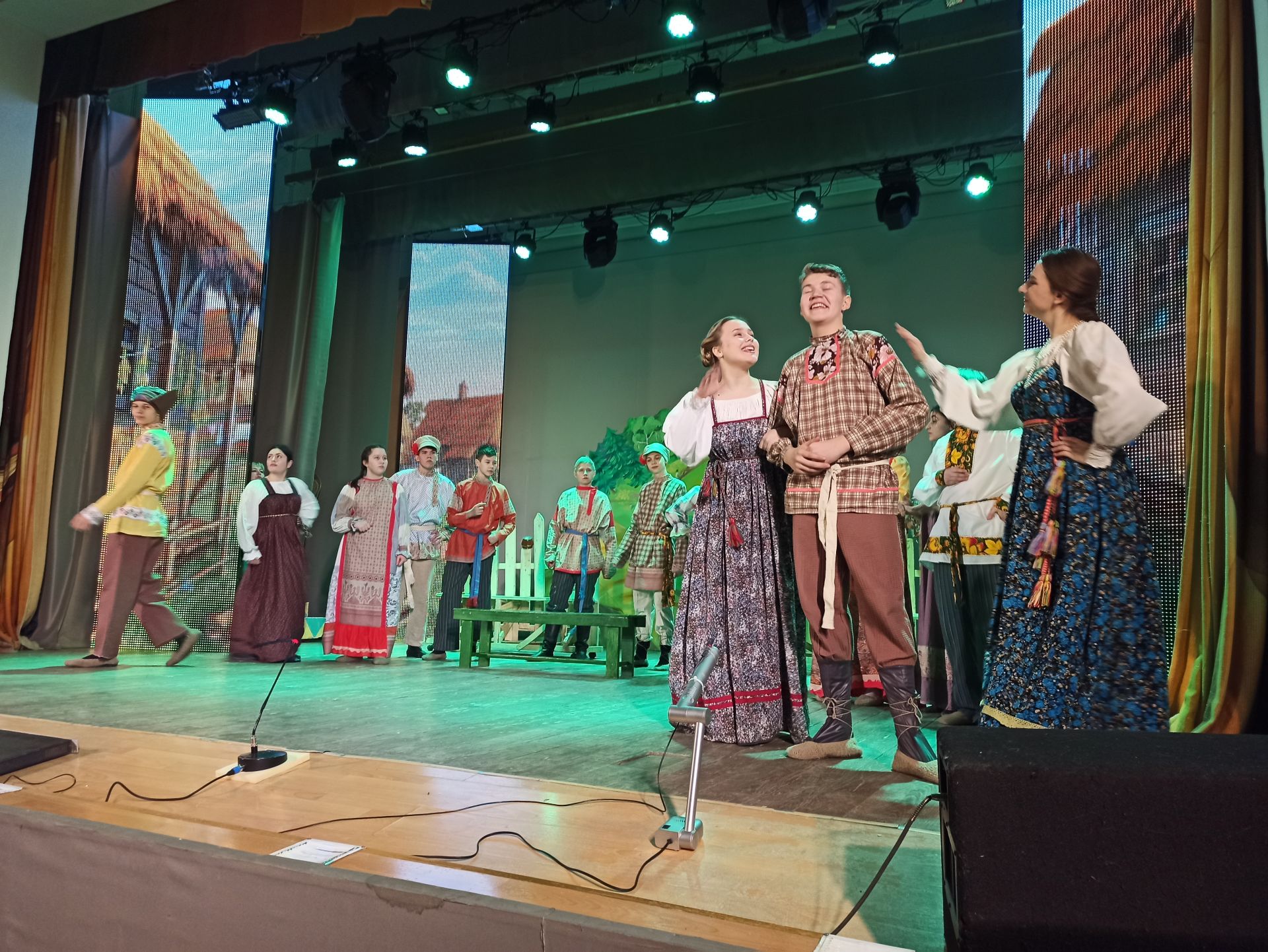 Чистопольский творческий коллектив «Экспромт» стал финалистом фестиваля «Театральное Приволжье» (фоторепортаж)