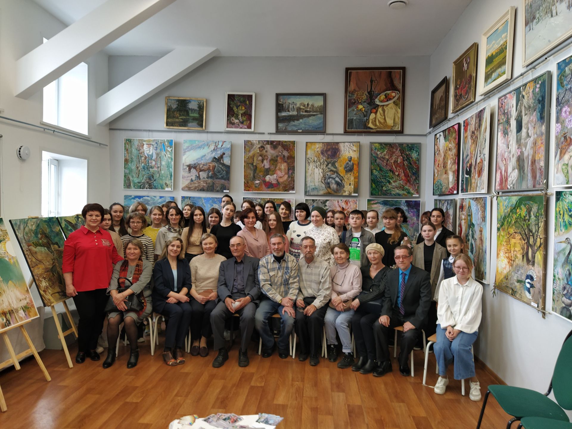 В Чистополе открылась персональная выставка Рината Ханафеева