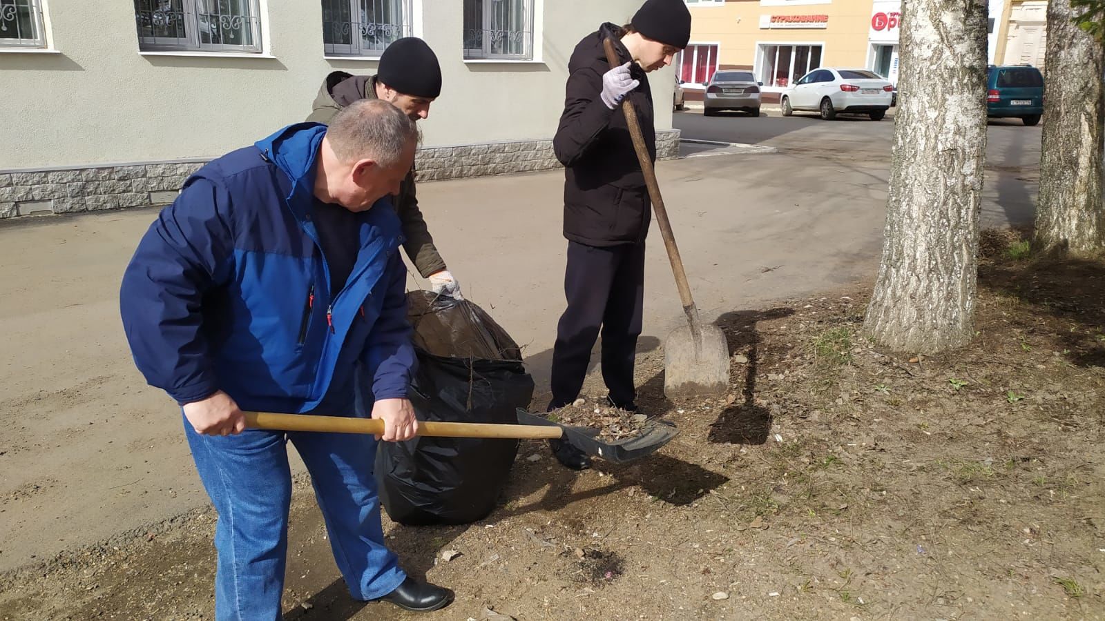 Сотрудники «Чистополь-информ» присоединились к санитарно-экологическому двухмесячнику