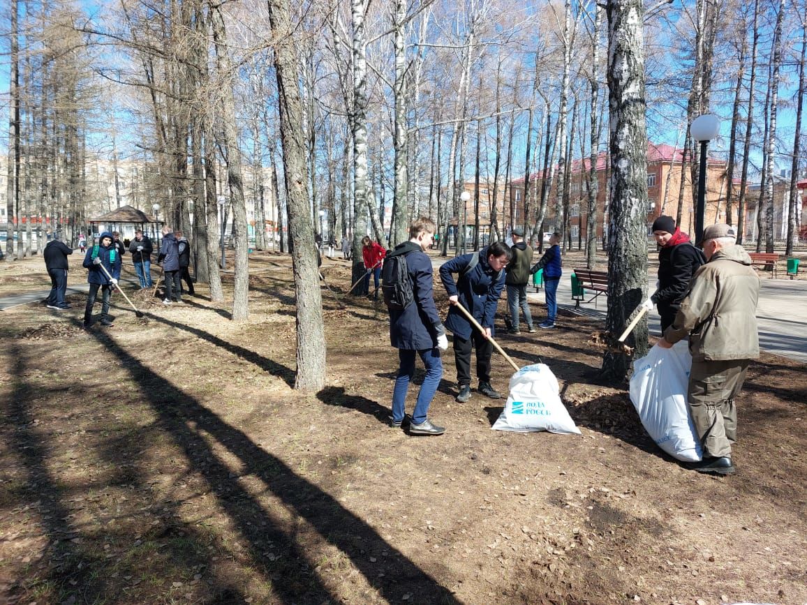 Школьники, студенты, сотрудники предприятий и организаций присоединились к Всероссийскому субботнику