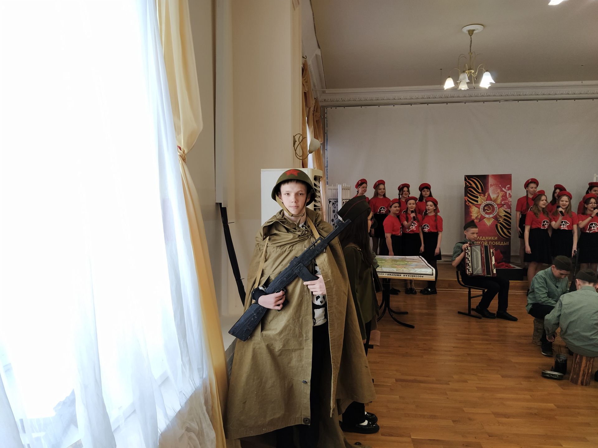 В чистопольской гимназии прошел конкурс инсценированной патриотической песни