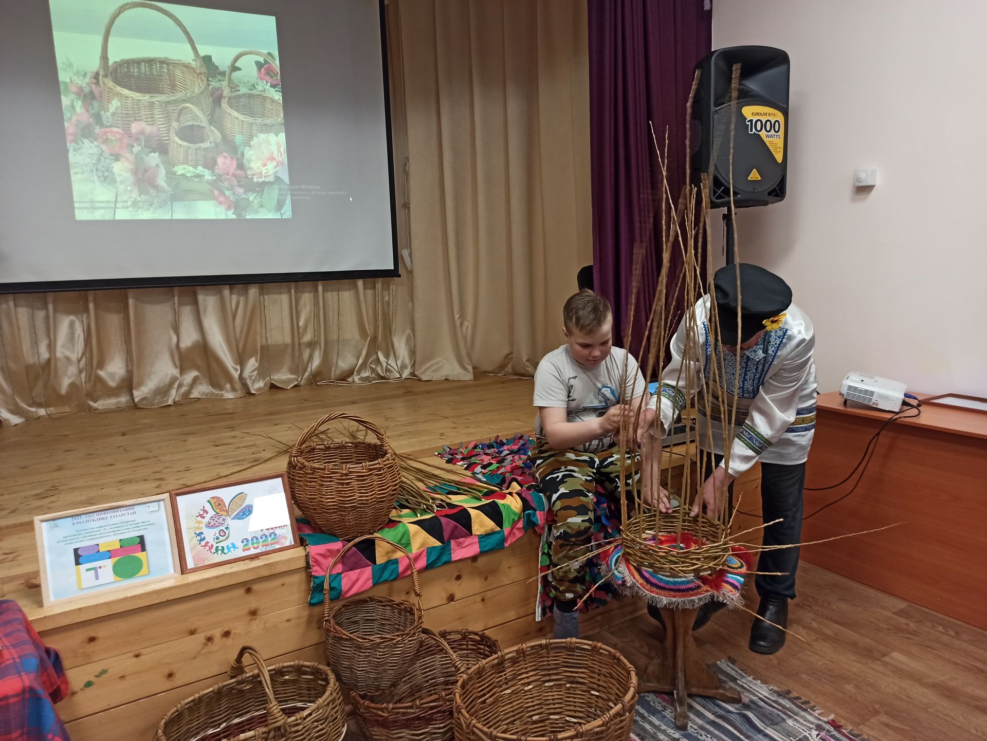 Народный умелец Николай Сурков провел мастер-класс по плетению корзин из лозы ивы (фоторепортаж)