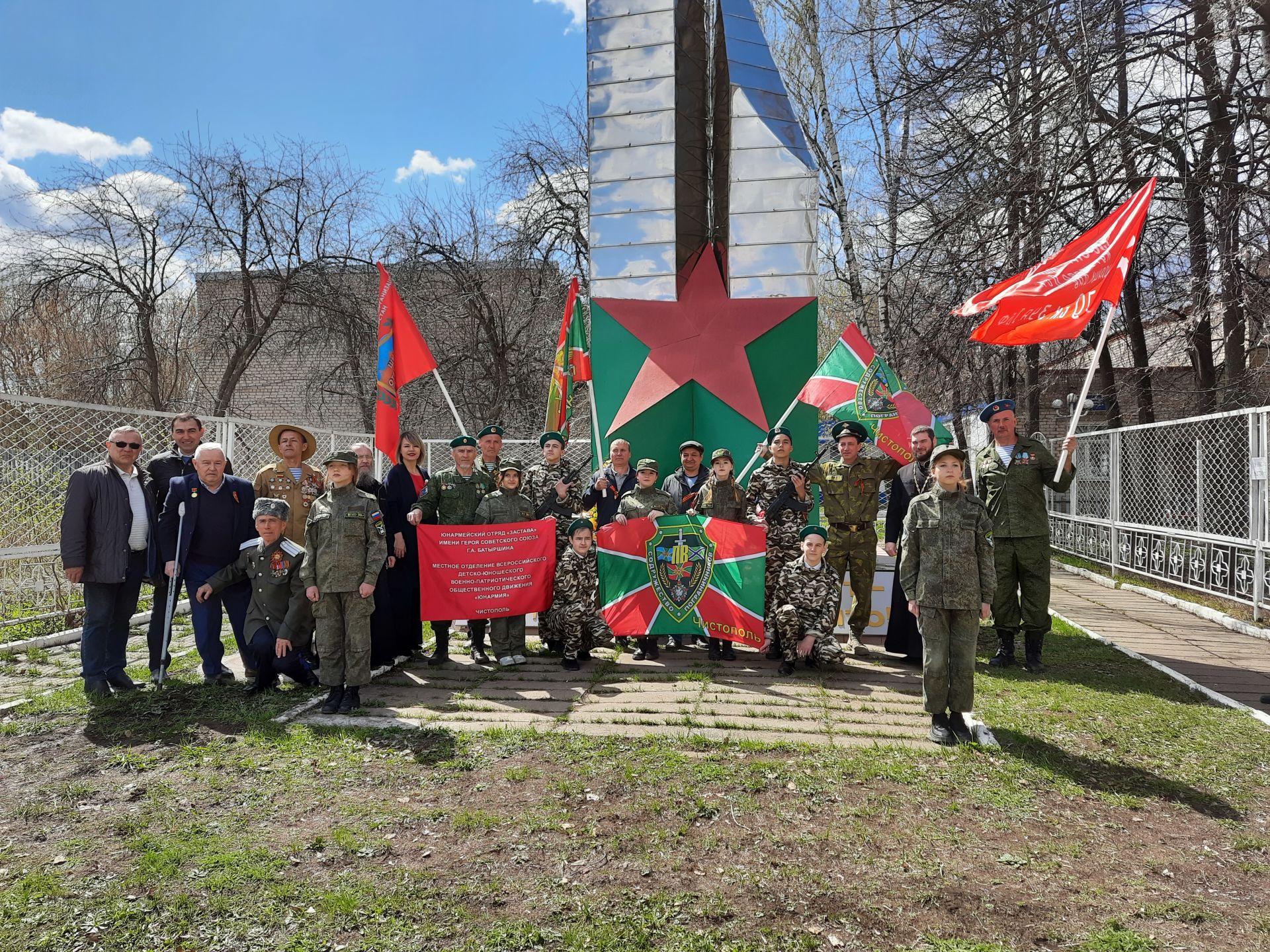 В преддверии Дня Победы в Чистополе провели массовый автопробег (Фоторепортаж)