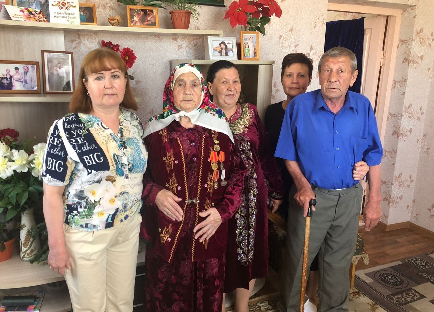 В Чистополе труженица тыла принимала поздравления с 90-летием