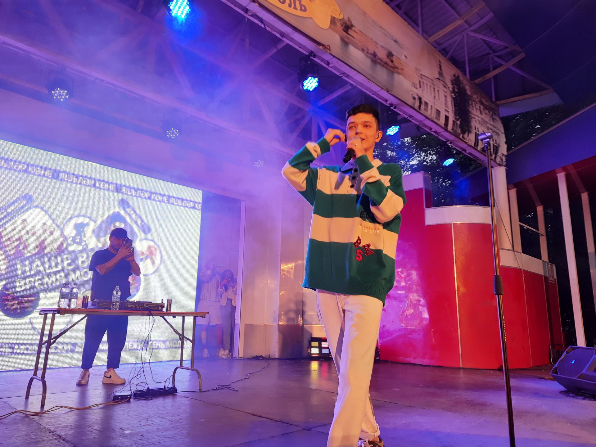 Награждение активистов, выступление молодых исполнителей, Just Brass и Akmal’: в Чистополе отпраздновали День молодежи