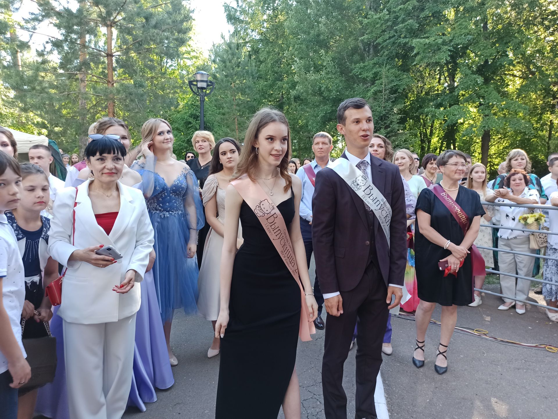 Чистопольские выпускники попрощались со школой (фоторепортаж)