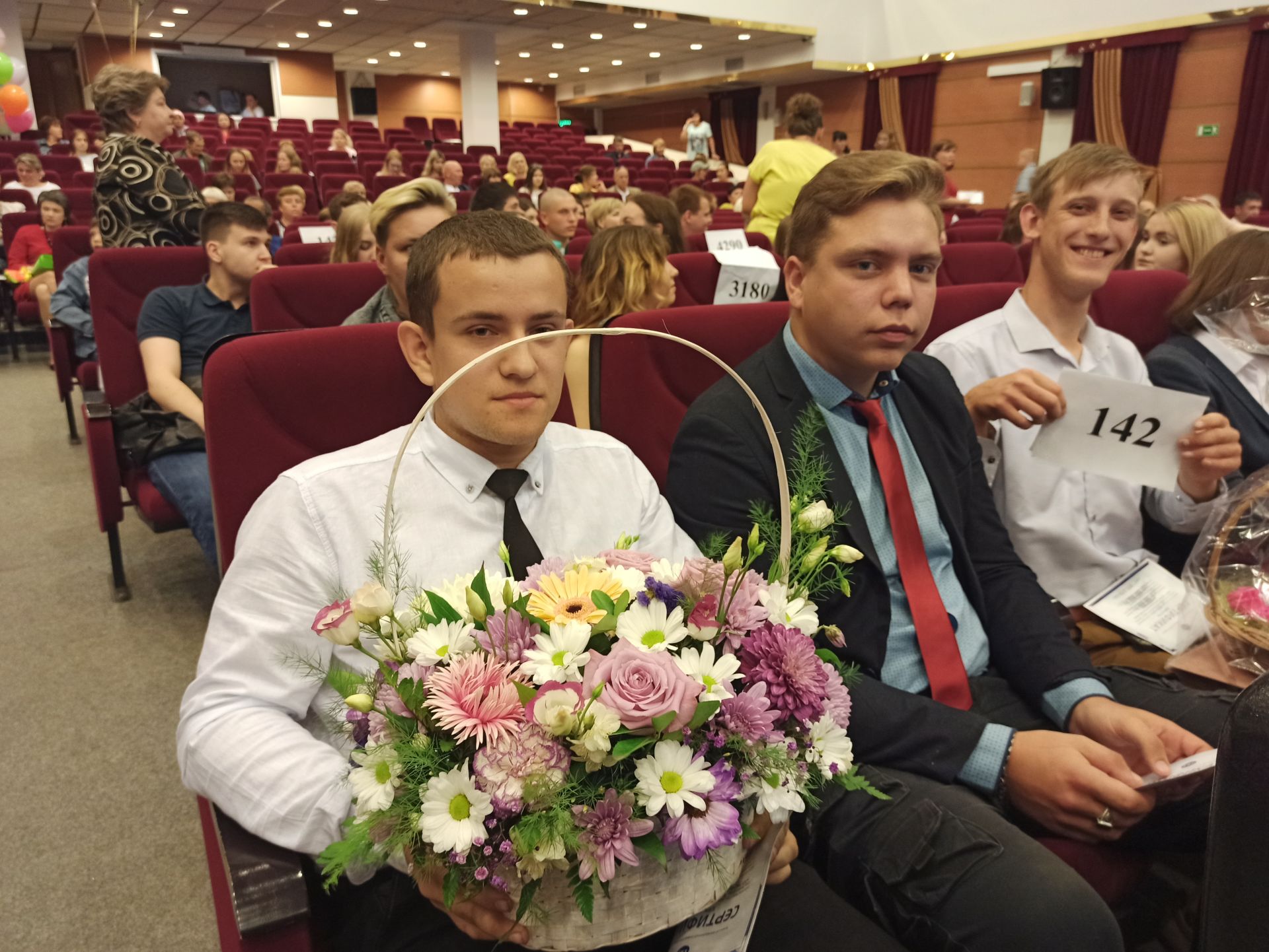Выпускникам Чистопольского сельскохозяйственного техникума вручили дипломы (фоторепортаж)