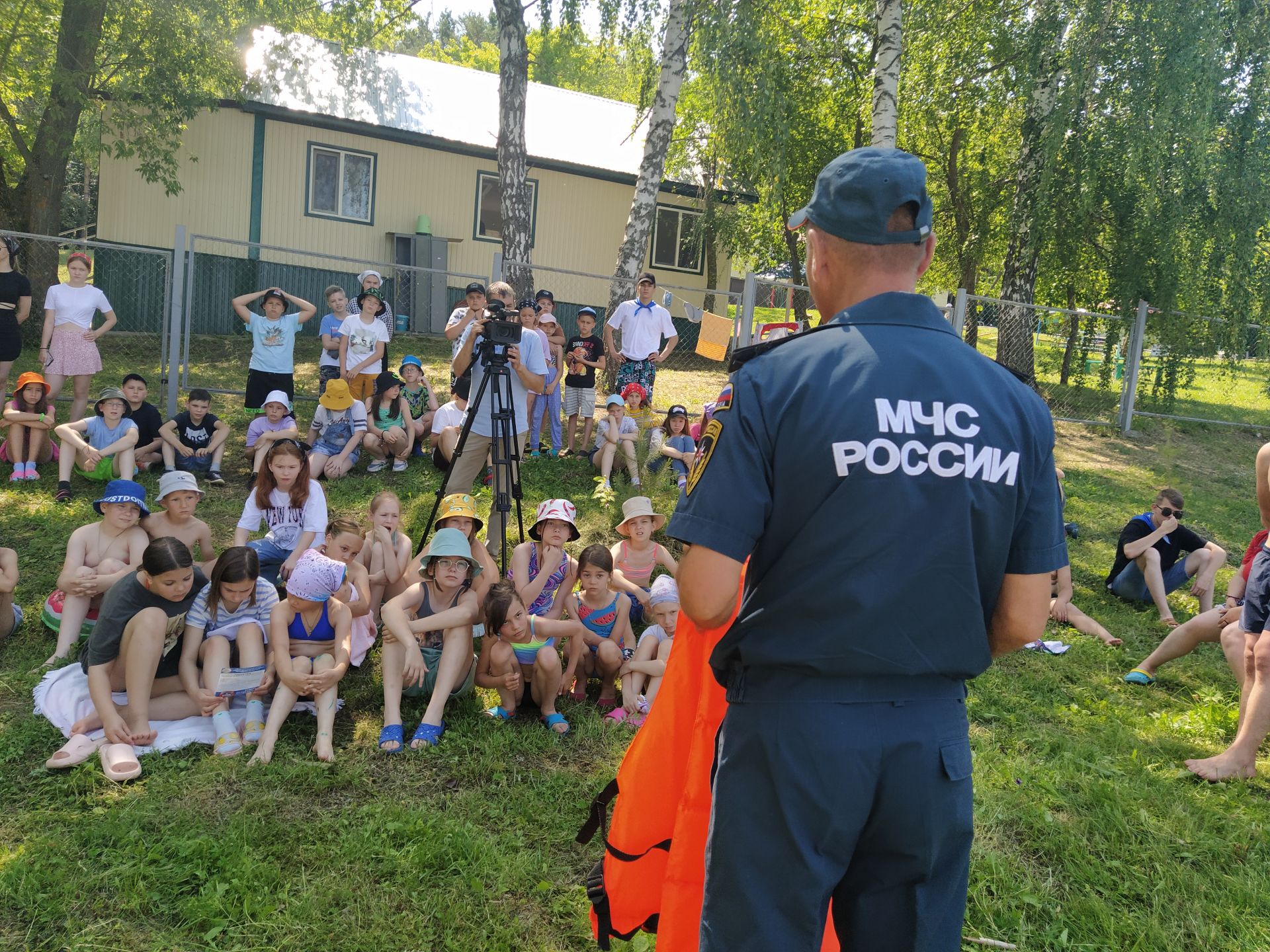 Инспекторы ГИМС  провели в детском лагере «Солнышко» мастер-класс по безопасному поведению на воде