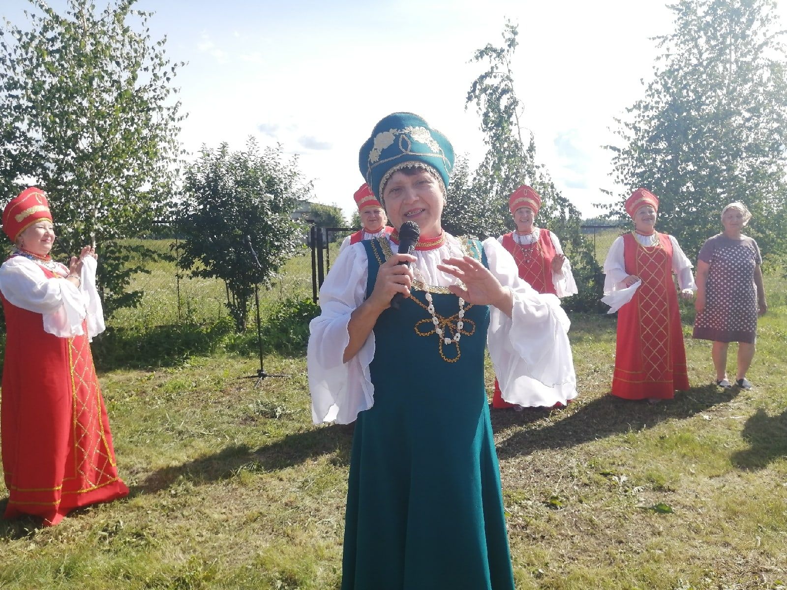 Ансамбль из Чистопольского района с концертной программой побывал в соседнем селе
