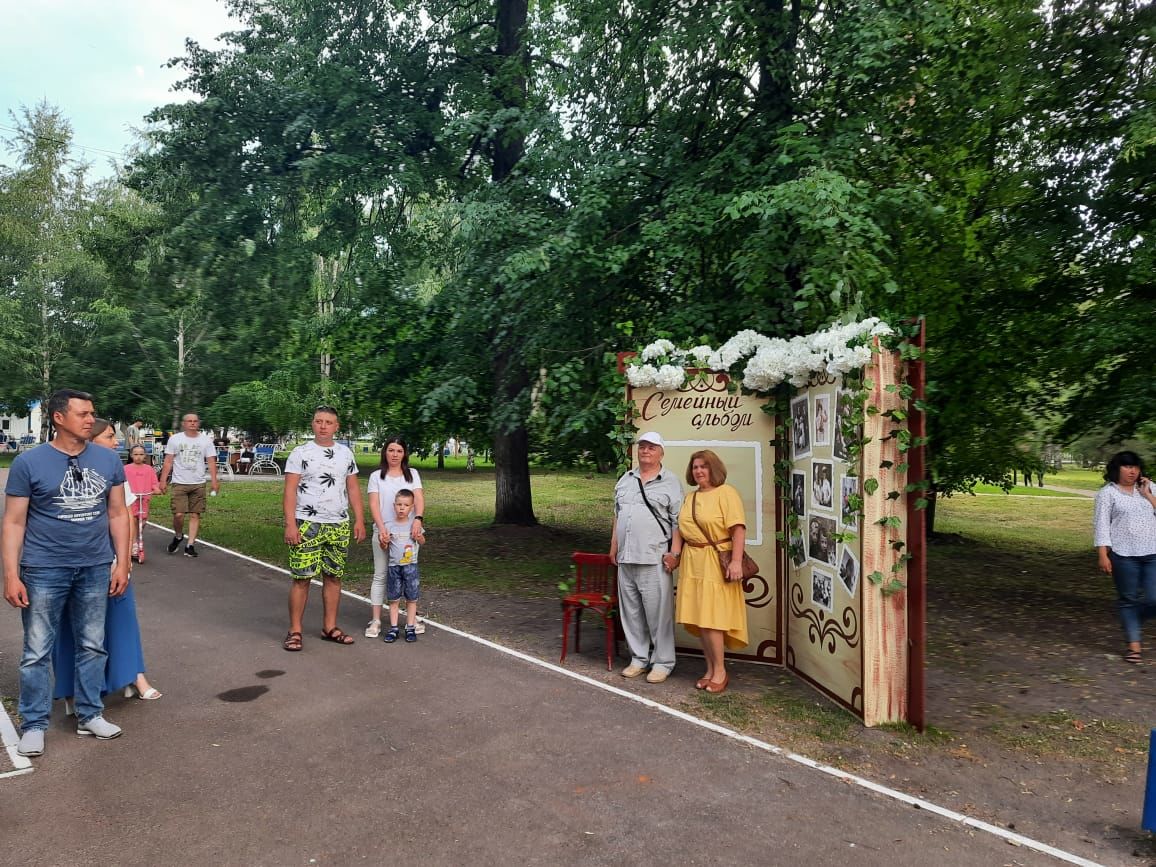 Чистопольской семье вручили медаль «За любовь и верность»