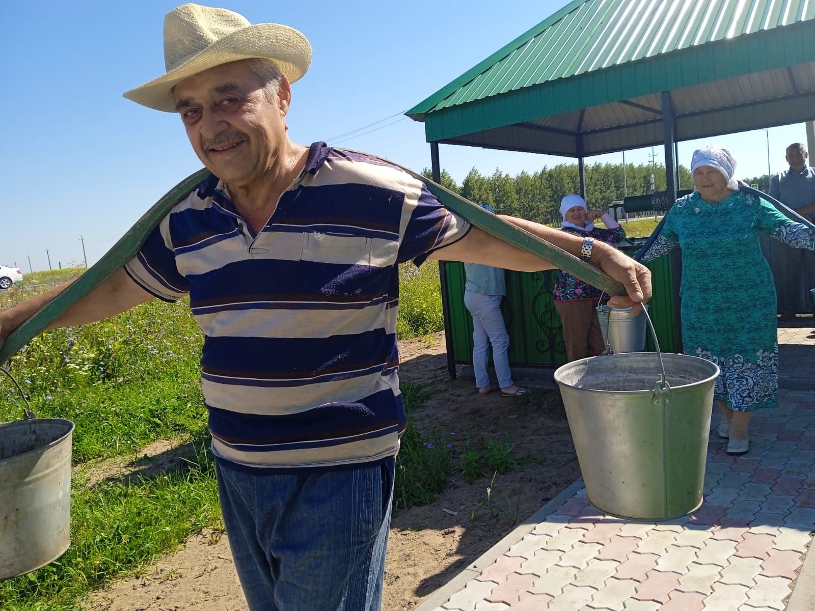 Простой гость из Чувашской республики открыл колодец в селе Татарский Сарсаз