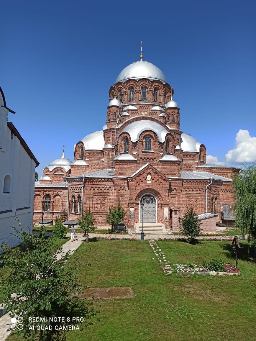 Прихожане чистопольских храмов посетили остров-град Свияжск