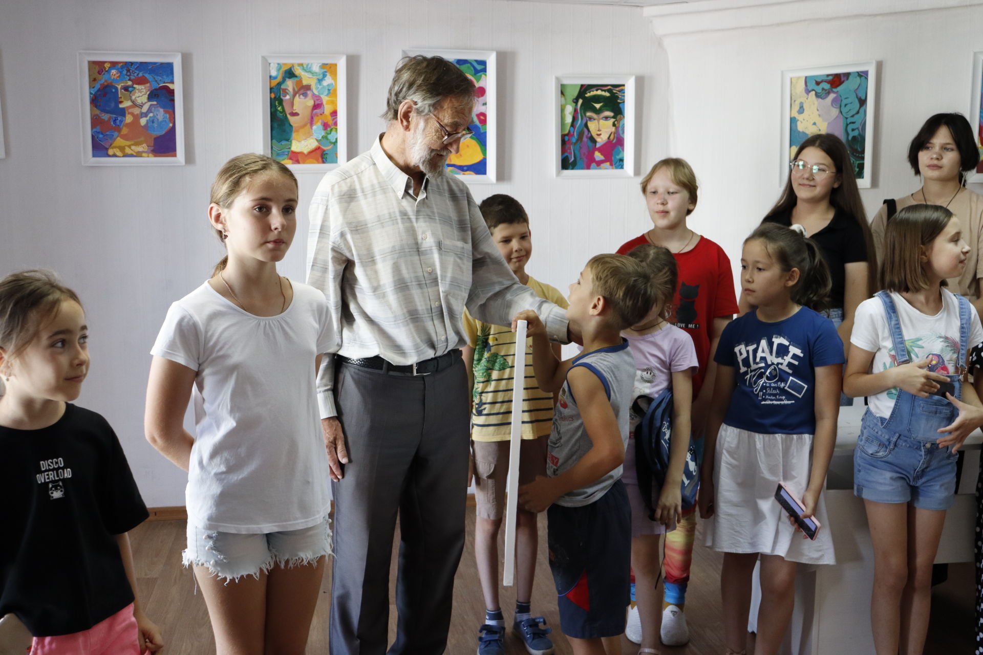 Павел Самойлов рассказал о своих картинах юным художникам