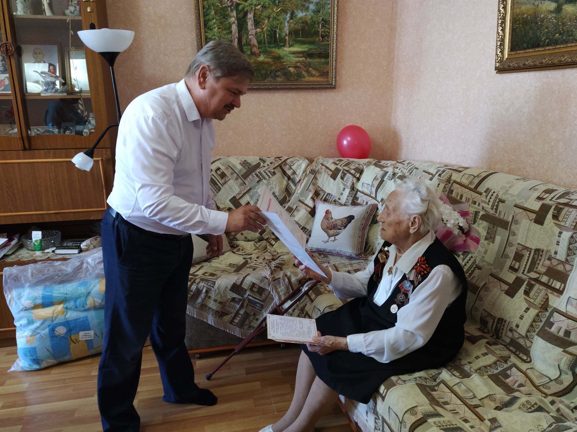 В Чистополе труженица тыла Вера Корнева отметила 95-летний юбилей