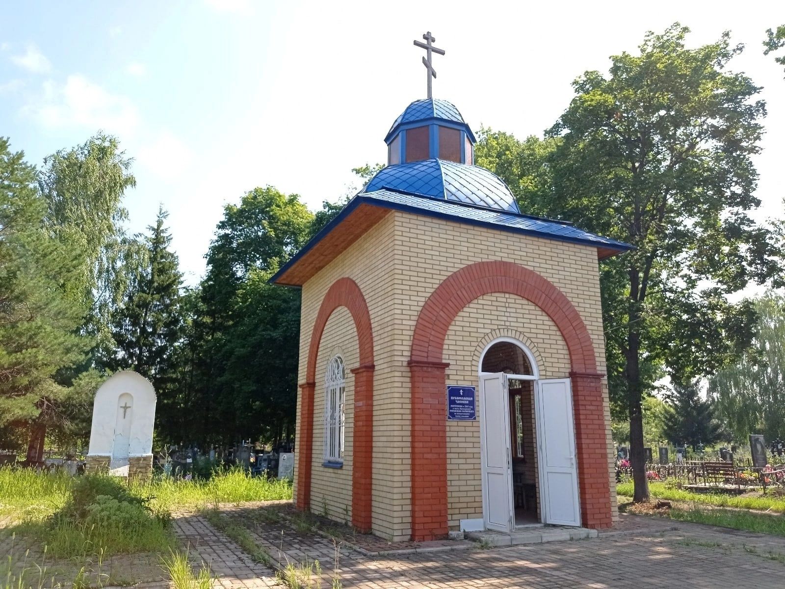 В день памяти преподобного Серафима Саровского на чистопольском кладбище состоялся молебен