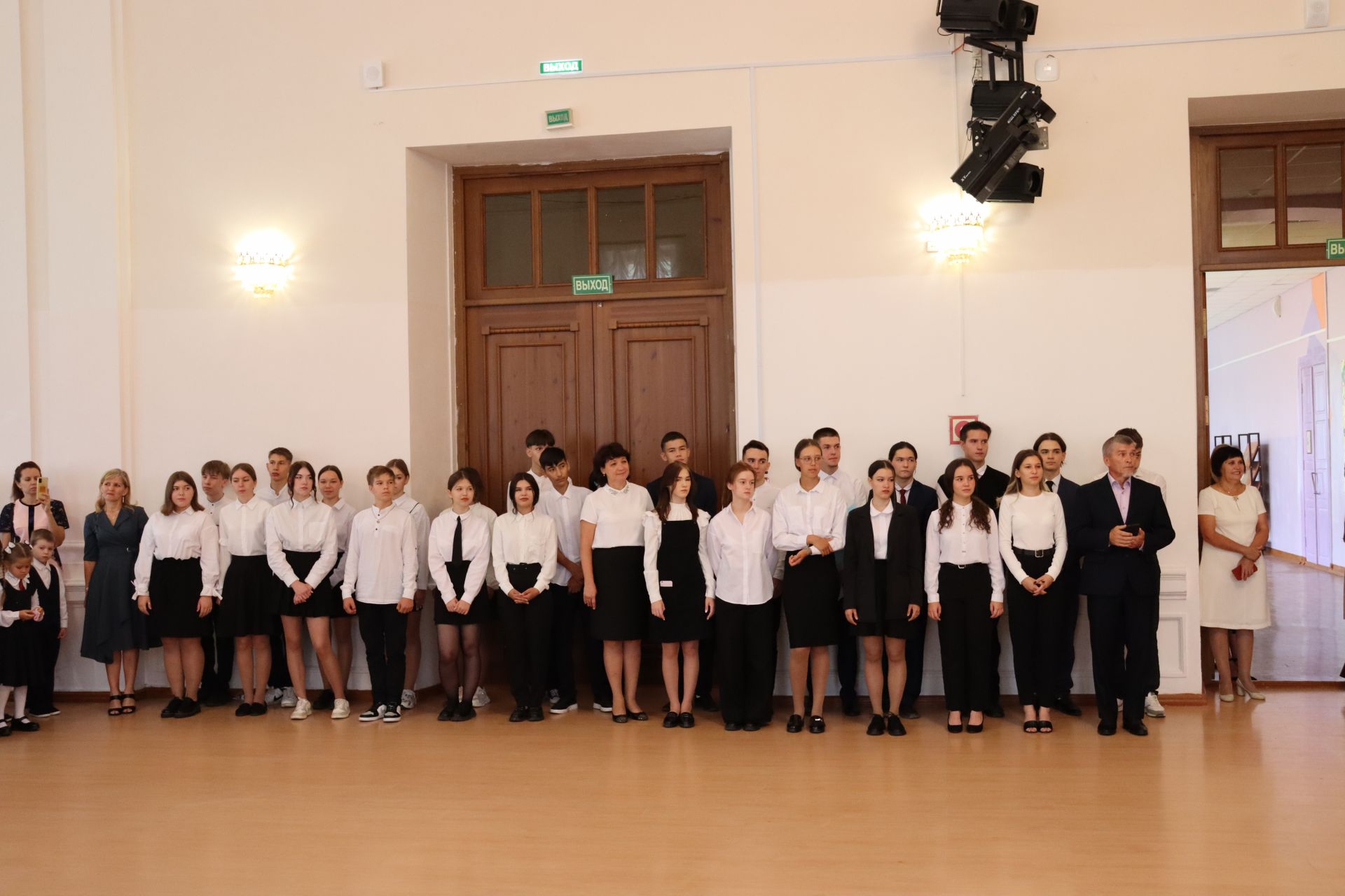 В Чистопольской гимназии №2 для 64 первоклассников прозвенел первый звонок