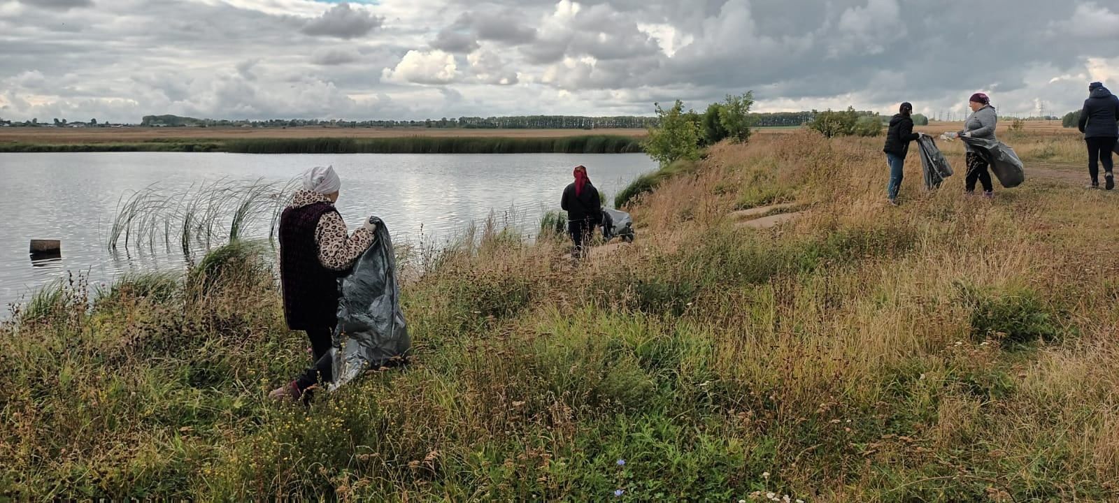 Акция «Вода России»: в чистопольской деревне прошел субботник