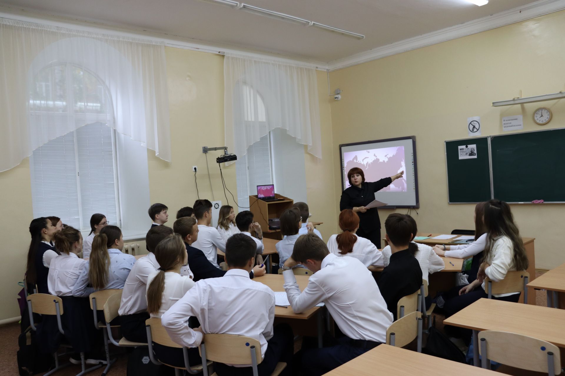 С чистопольскими школьниками ведут «Разговоры о важном»
