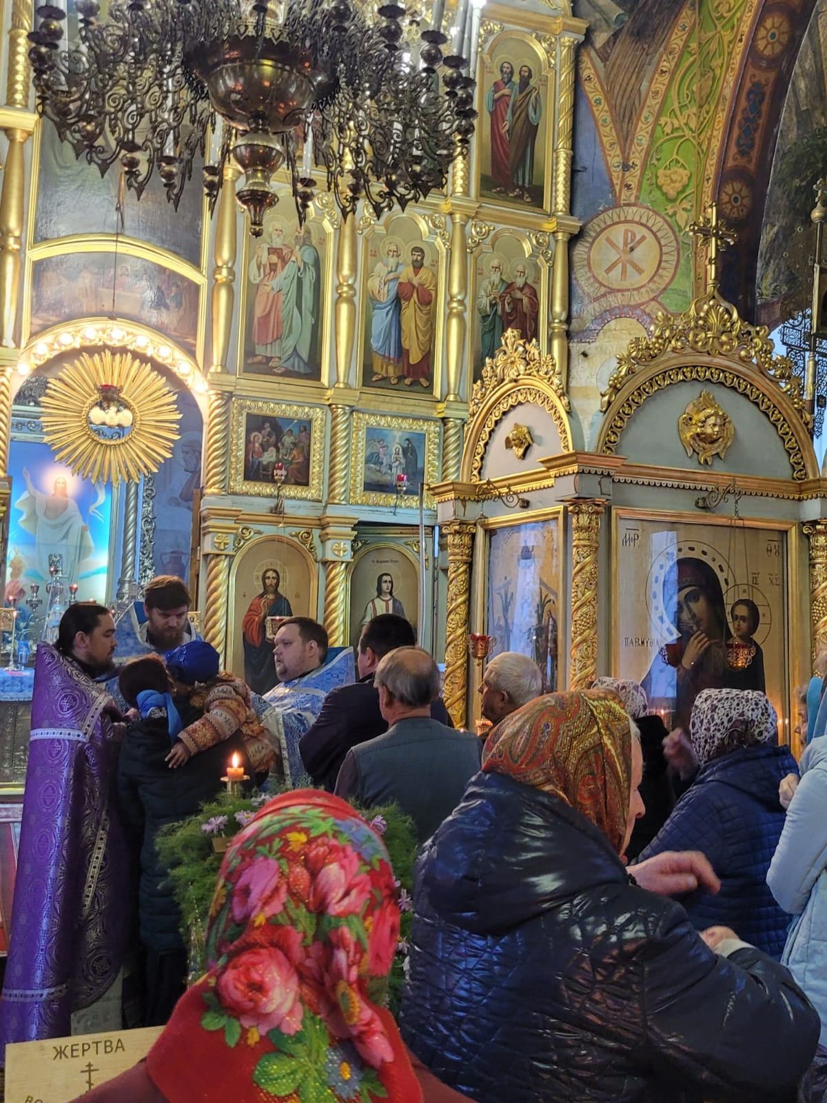 В праздник Воздвижения Креста Господня в чистопольском храме прошло праздничное богослужение