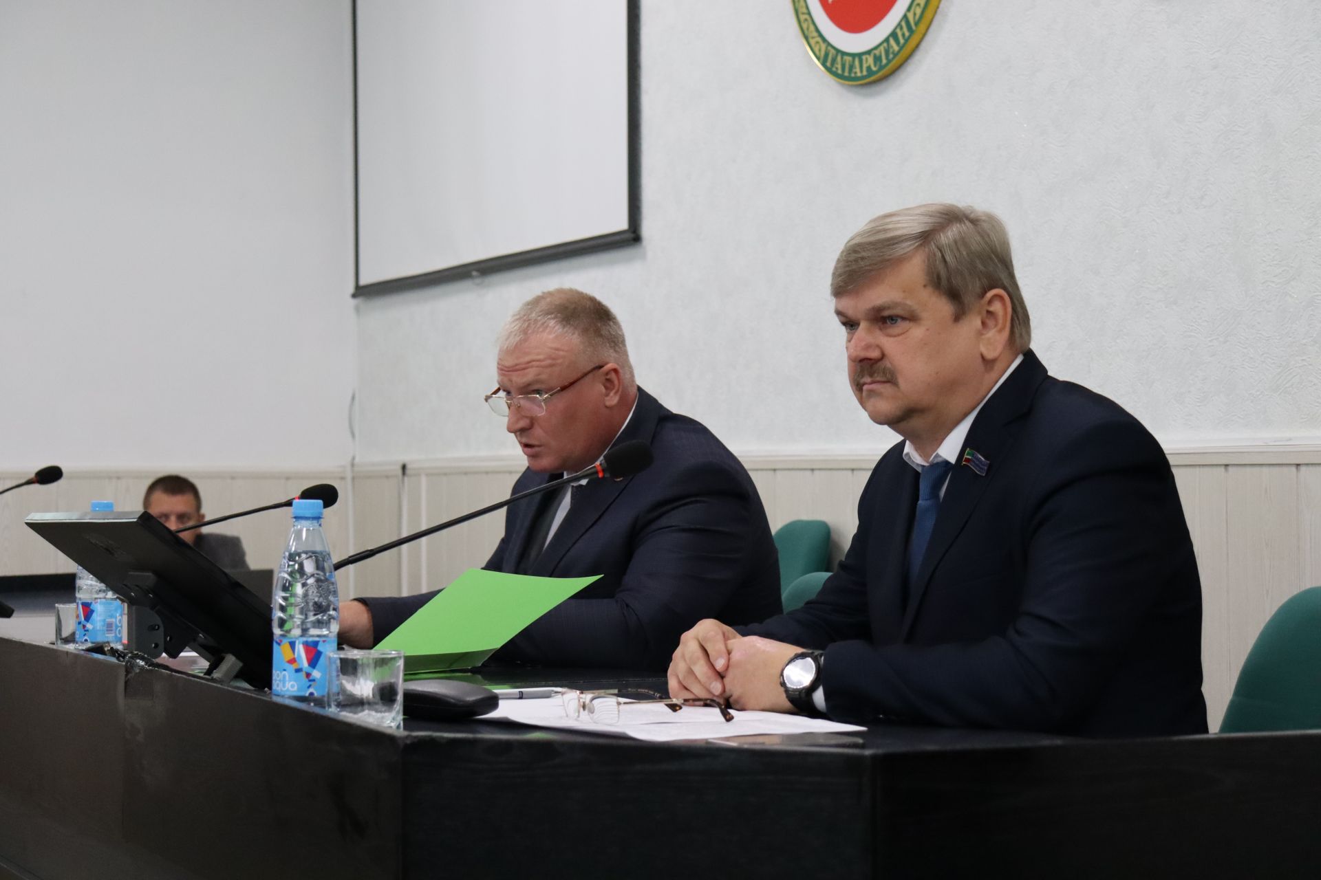 В Чистополе на городской сессии представили нового депутата
