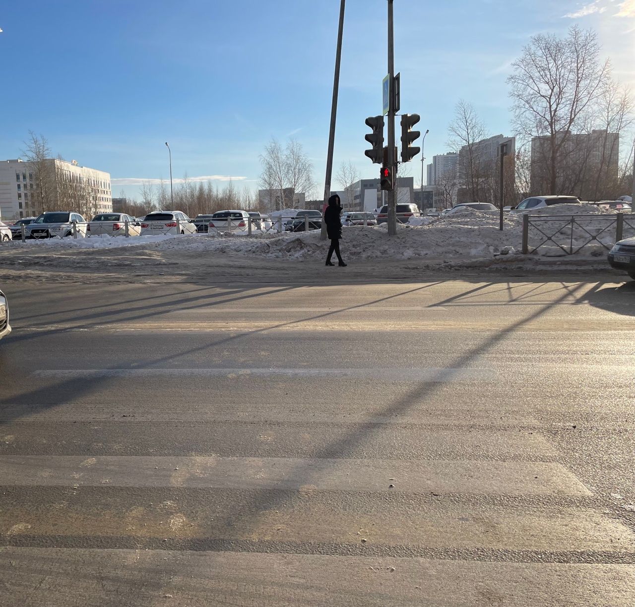 В Казани на зебре иномарка сбила двух школьниц
