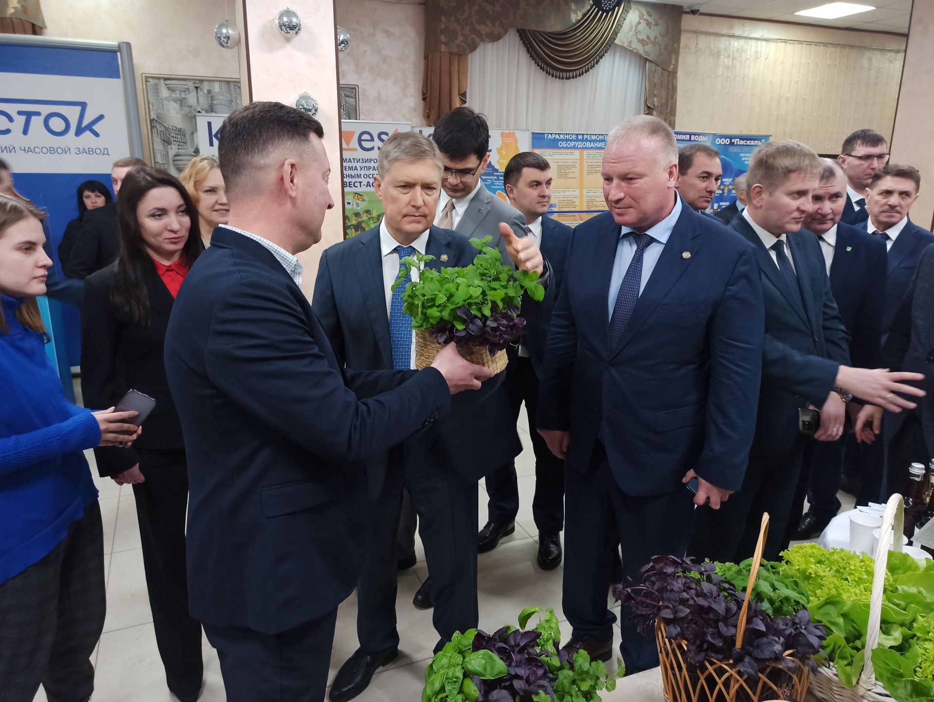 Исполняющий обязанности Премьер-министра Татарстана ознакомился с деятельностью предприятий Чистопольского района