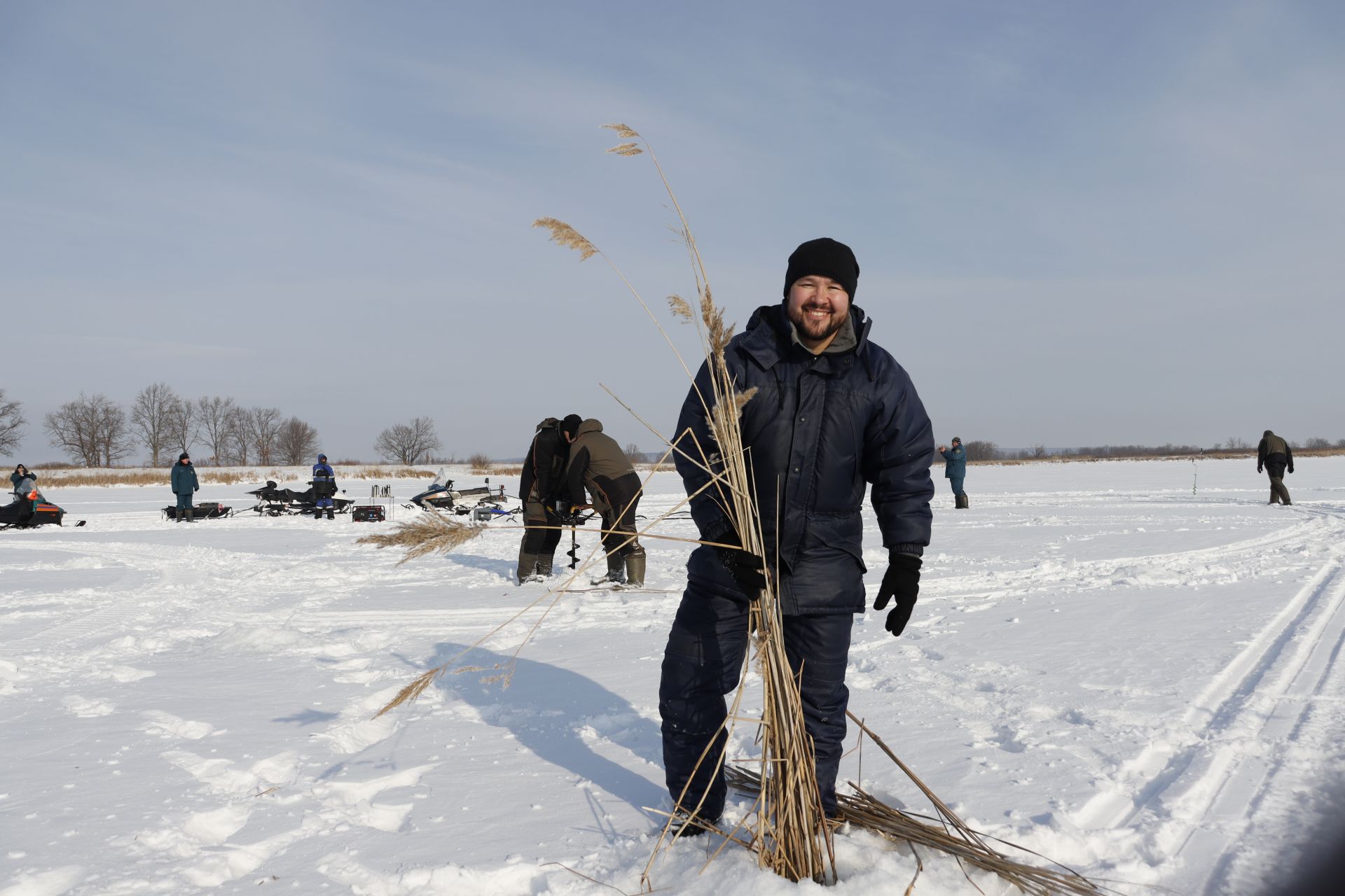 Чистопольцы пробурили около 200 лунок и насытили воду кислородом с помощью аэратора