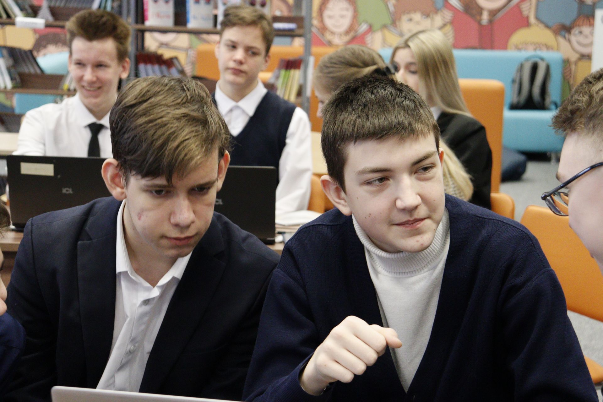 Чистопольские школьники создавали идеи механизмов по разработке цифровых решений на конкурсе Tatar Hack