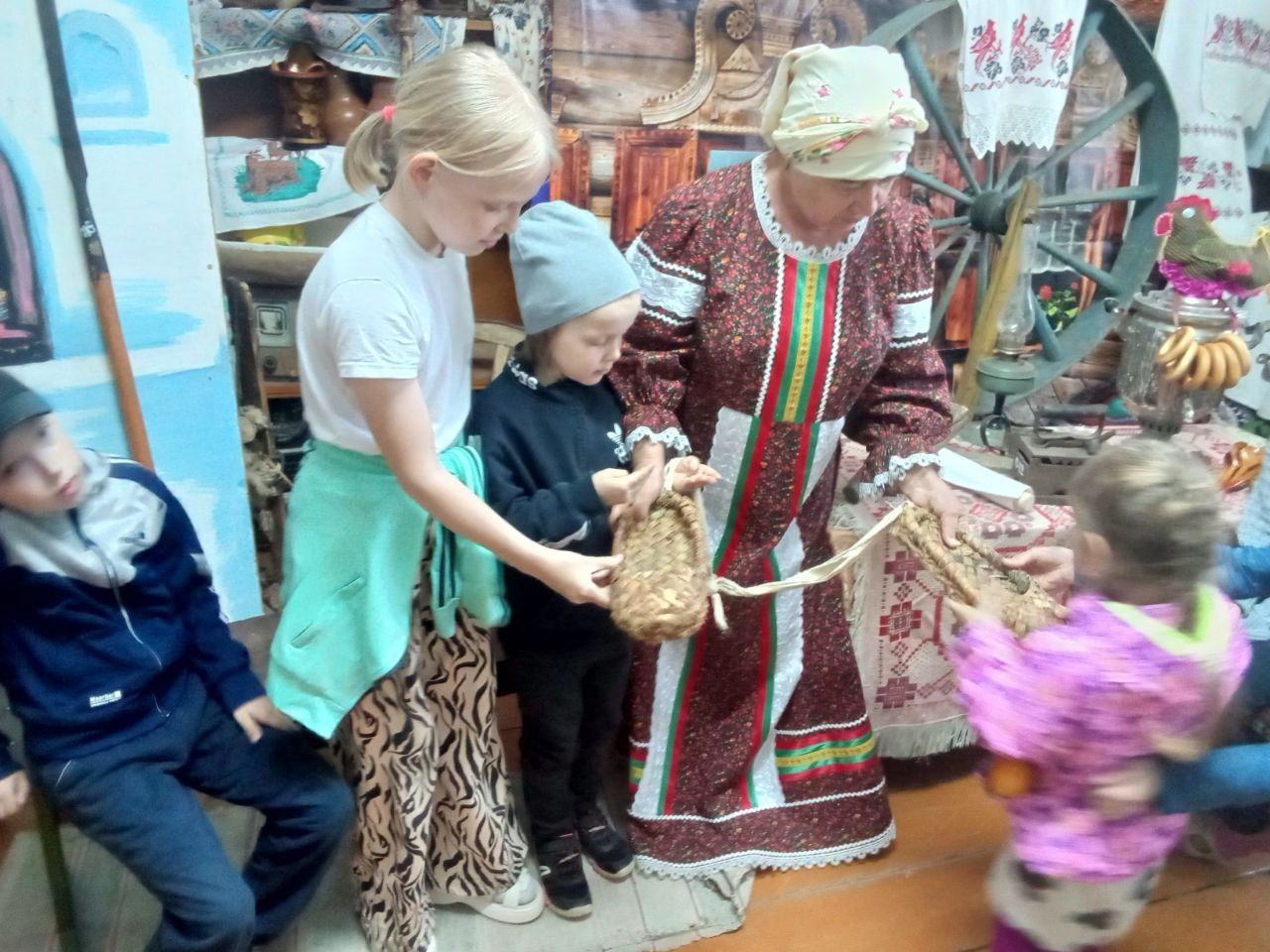 Для юных жителей чистопольского села провели экскурсию «Храним наследие Малой Родины»