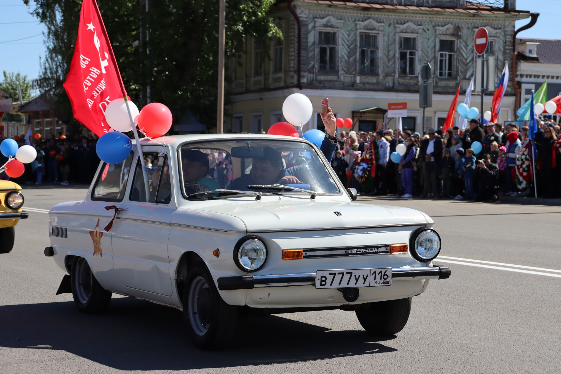 В Чистополе на центральной площади прошел парад Победы