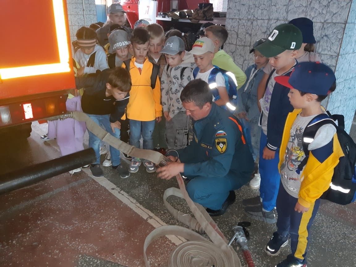 Чистопольские лицеисты побывали на экскурсии в пожарной части