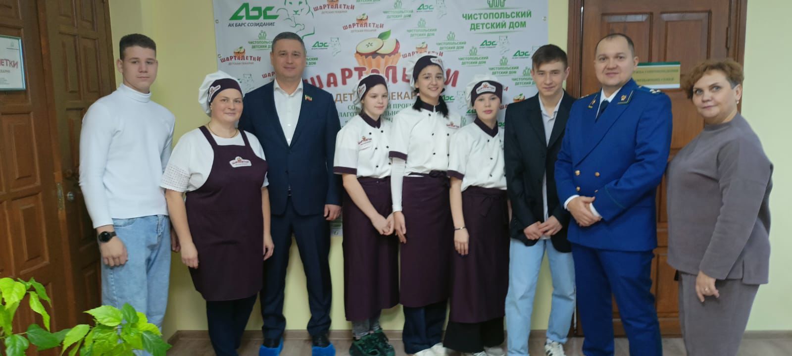 Чистопольский городской прокурор поздравил с Новым годом воспитанников и коллектив детского дома