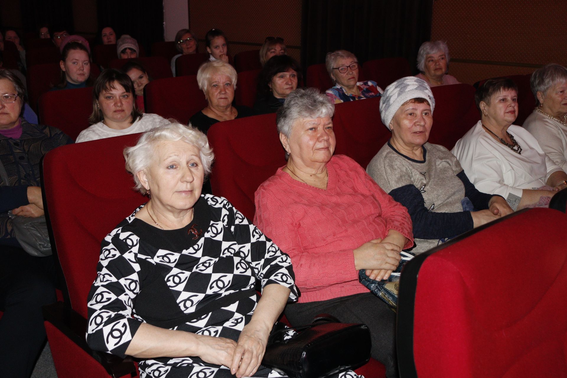 В Культурном центре «Чистай» прошел концерт, посвященный Международному женскому дню