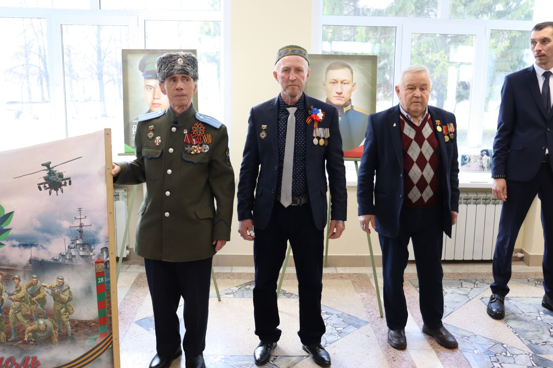 В Чистополе открылась выставка «Герои среди нас»