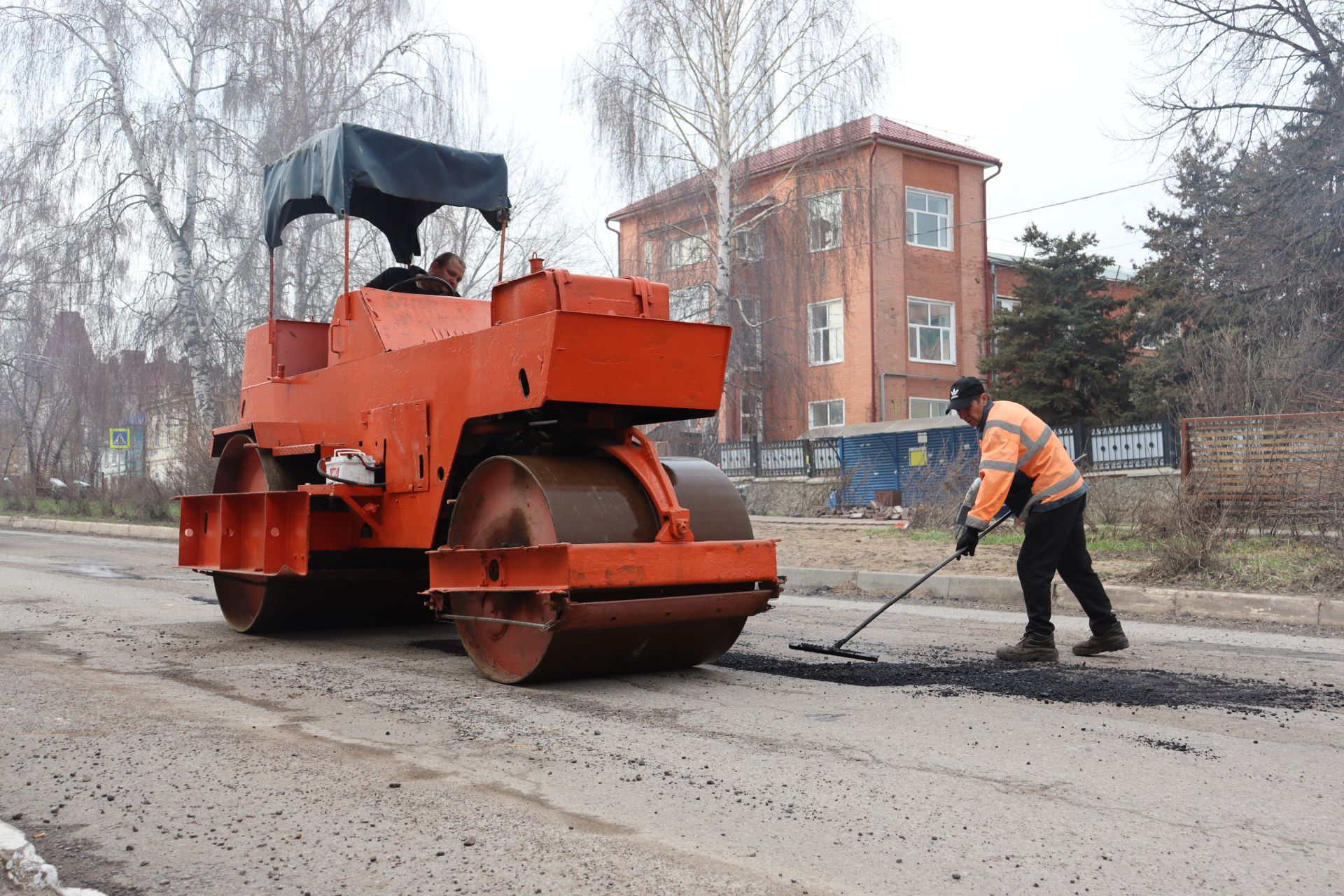 В этом сезоне планируется провести ямочный ремонт чистопольских дорог на площади около 3-х тысяч квадратных метров
