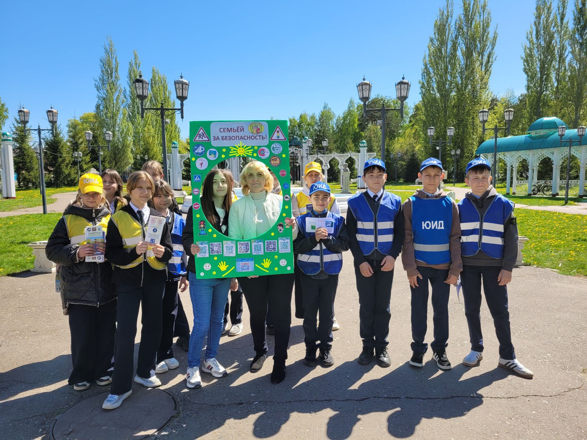 В Чистополе прошла акция «Водитель! Не бросай мусор из машины!»