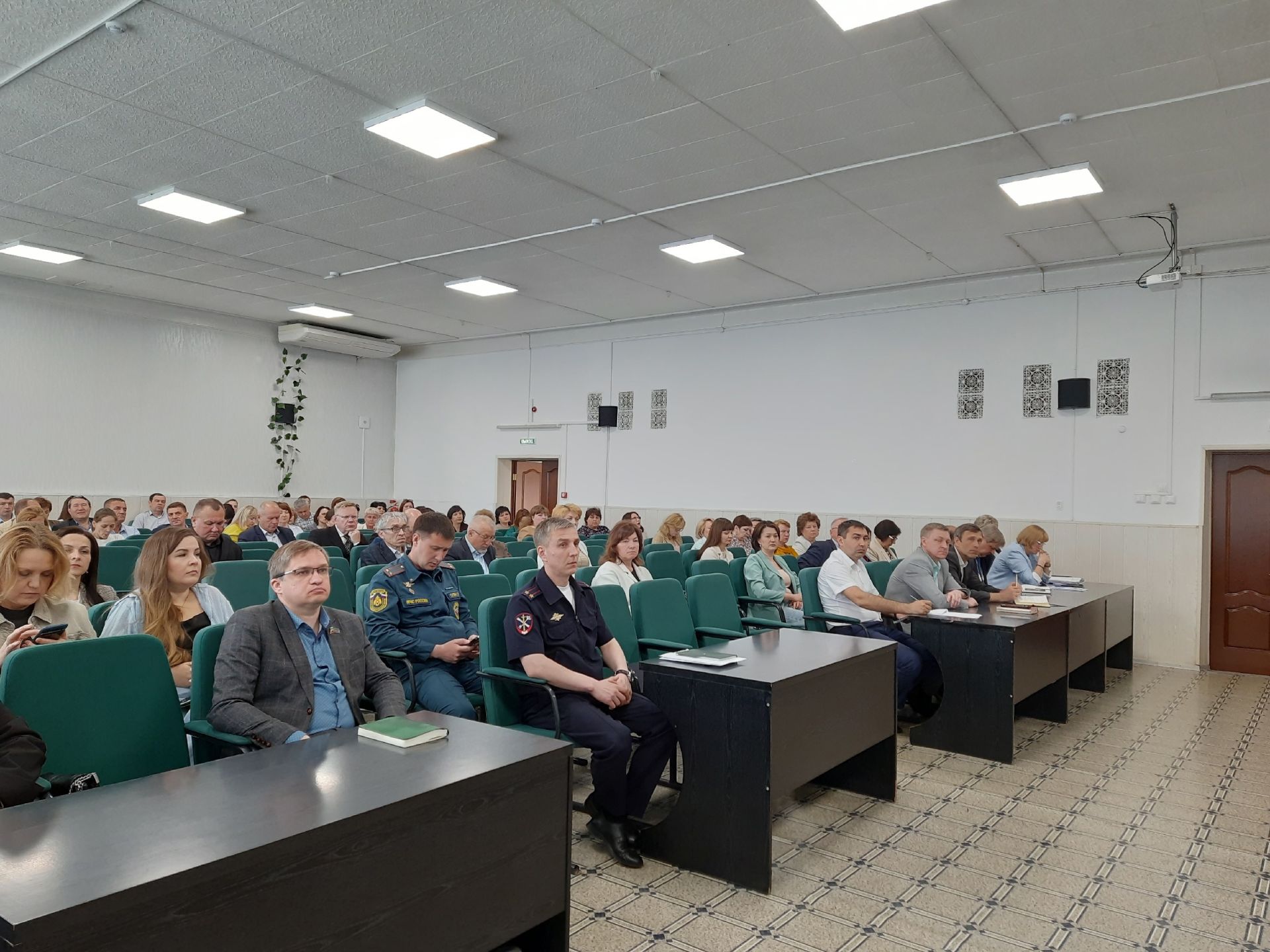На повестке дня в чистопольском муниципалитете — завершение посевных работ и вопросы животноводства