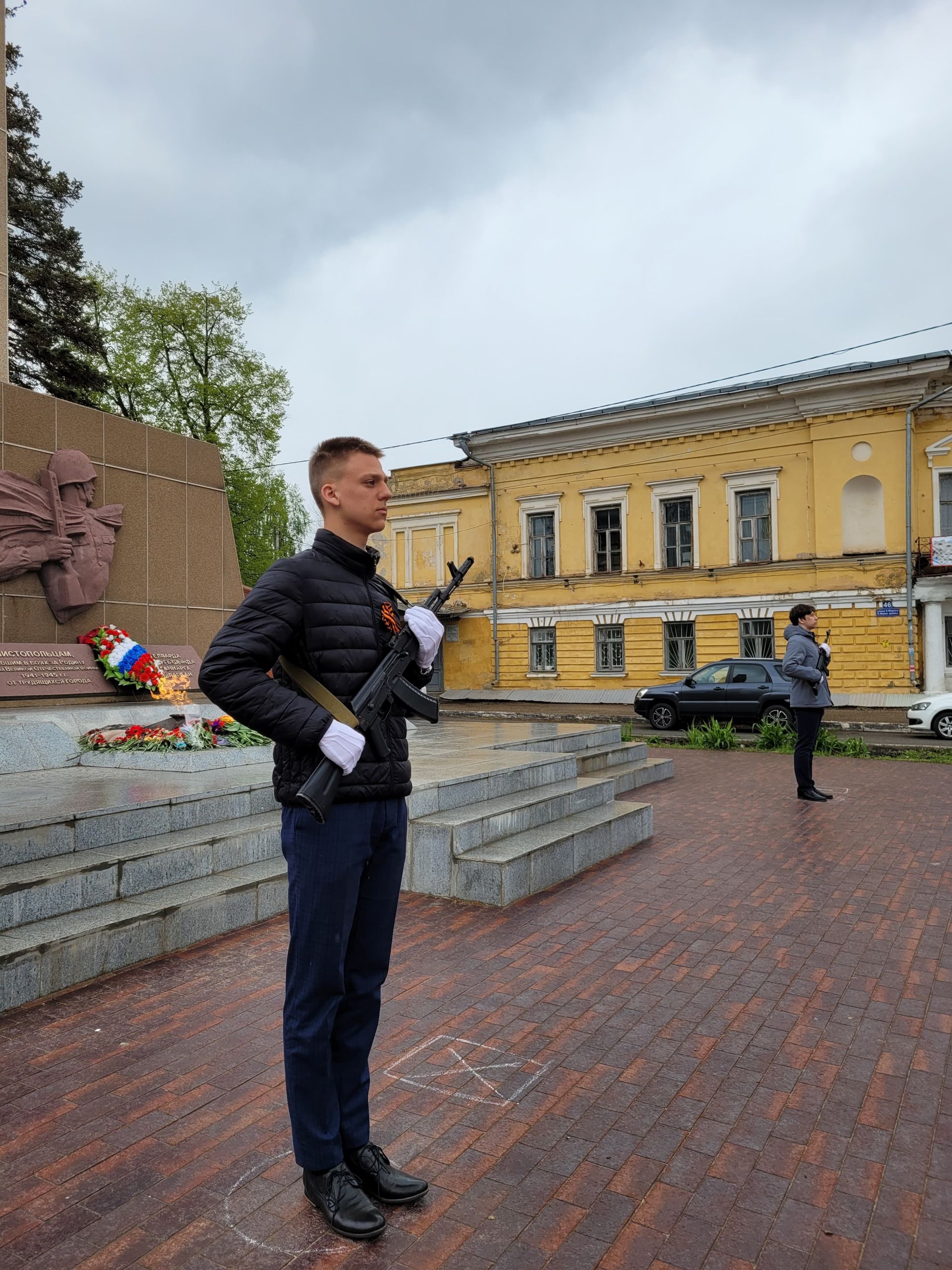 В Чистополе школьники заступили в Почетный караул