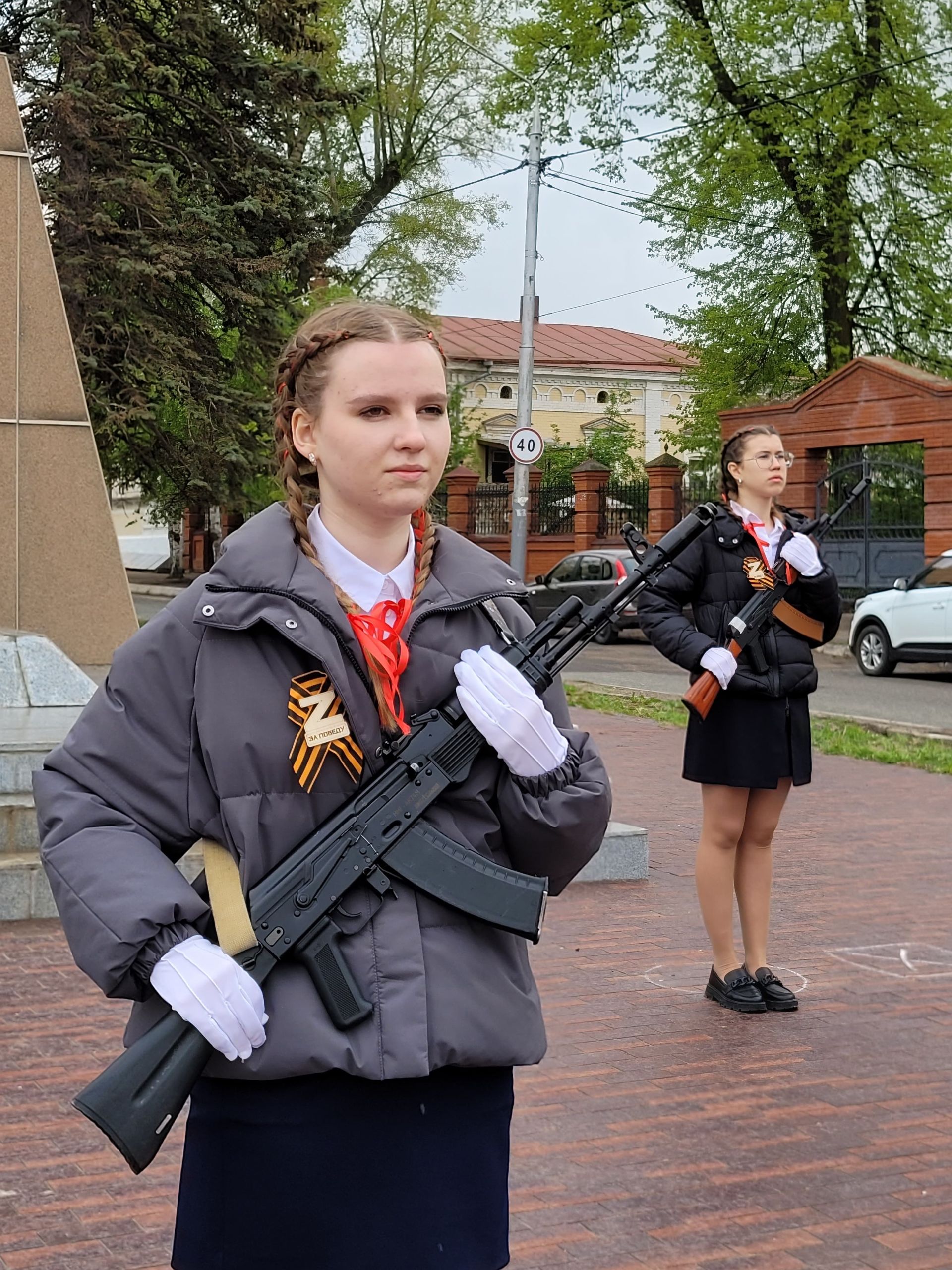 В Чистополе школьники заступили в Почетный караул