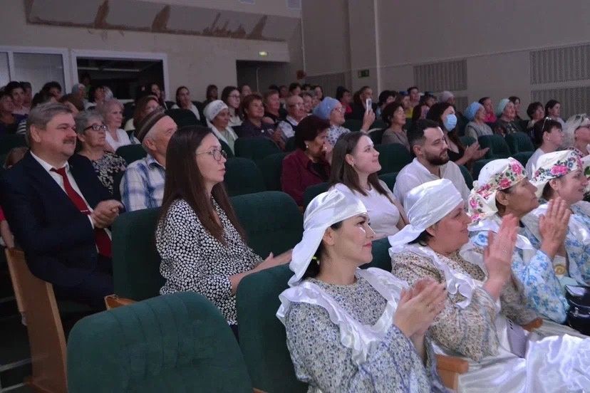 Чистополь посетил татарский народный фольклорный ансамбль «Ак каен»