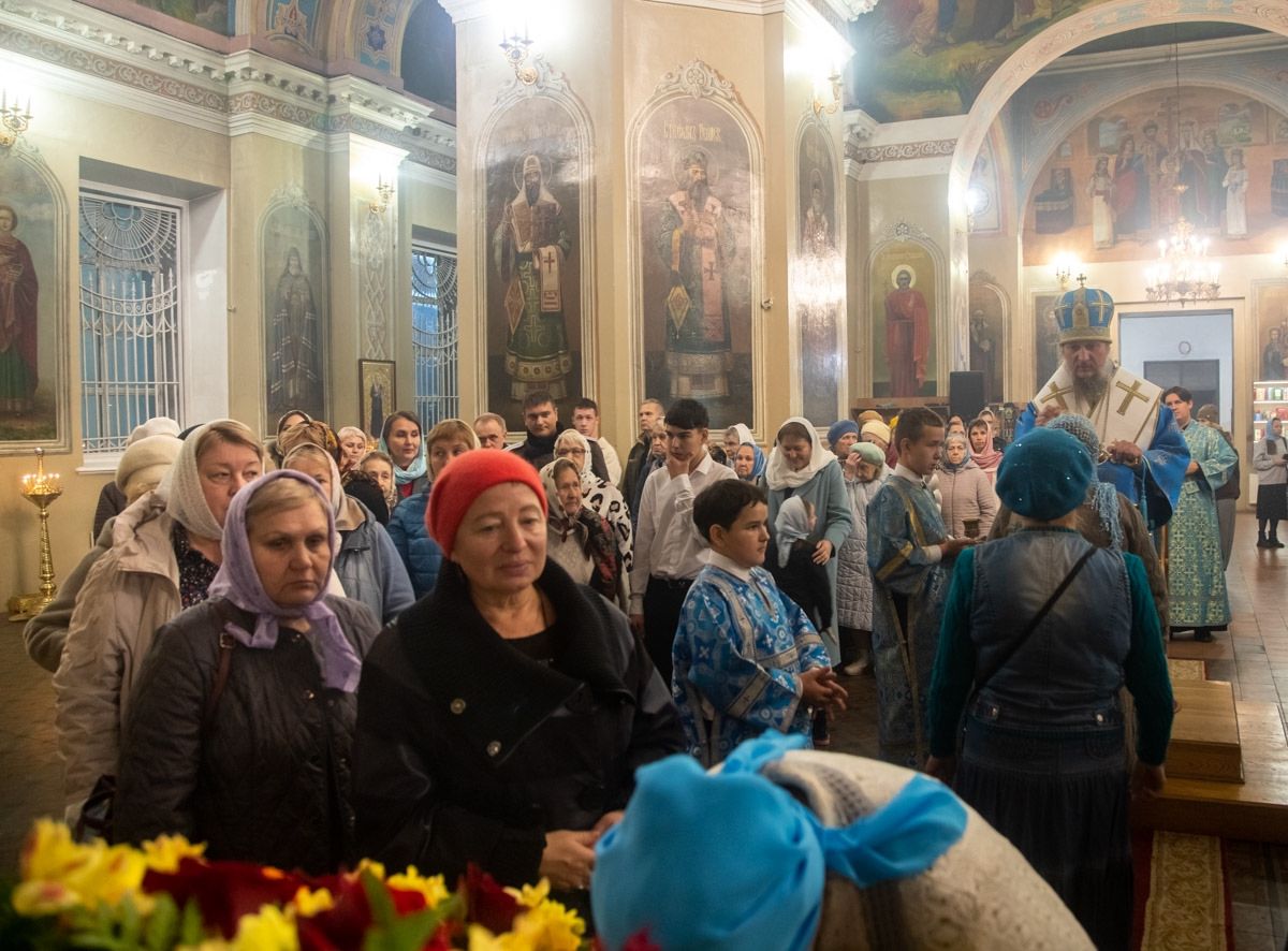 В канун Покрова Пресвятой Богородицы епископ Пахомий возглавил всенощное бдение