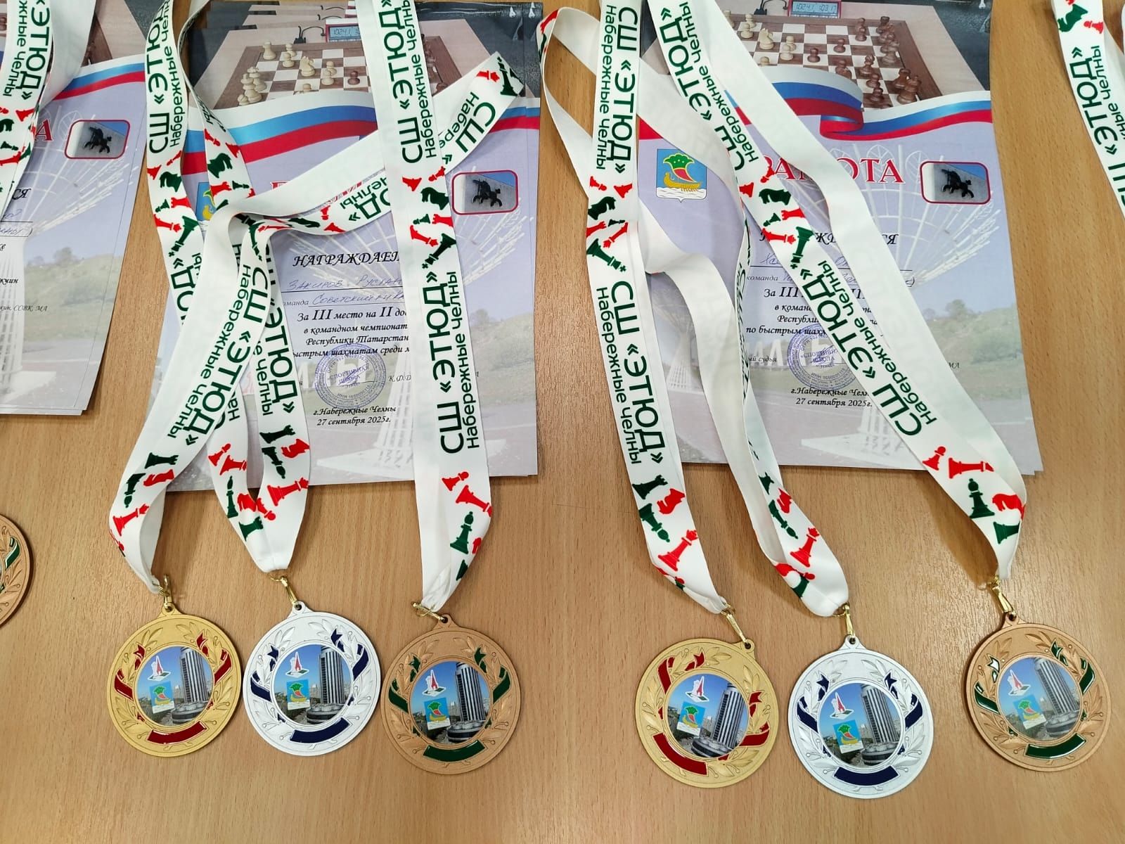 Чистопольские шахматисты завоевали серебро и бронзу на чемпионате Татарстана